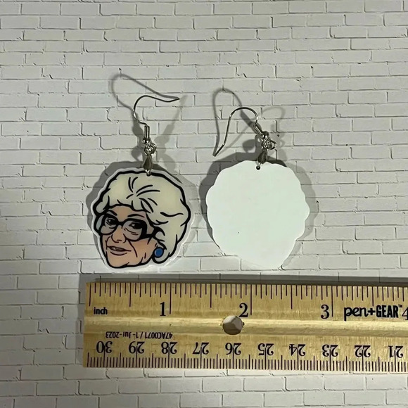 The Golden Girls Sophia Petrillo Earrings - Picture 4 of 4